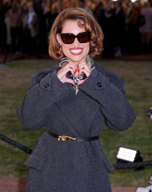Raye at Burberry show LFW London, September 2025 1
