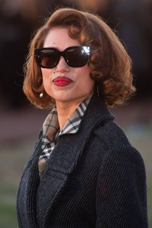 Raye at Burberry show LFW London, September 2025 6