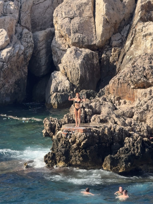 Riley Rasmussen shares Instagram photos, September 2025 3