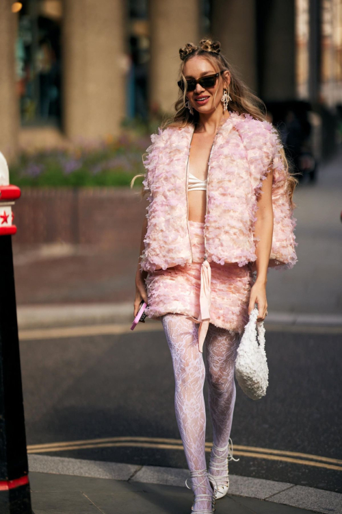 Roxy Horner at Susan Fang fashion show LFW, September 2025 1