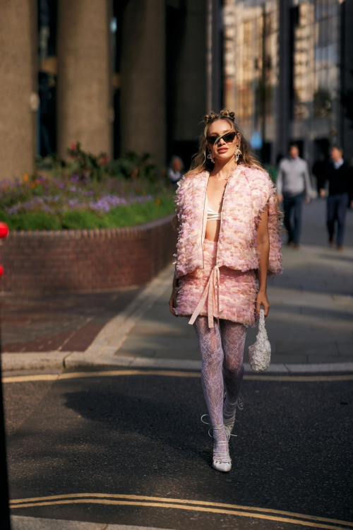 Roxy Horner at Susan Fang fashion show LFW, September 2025 2