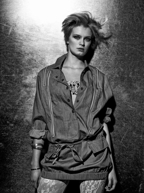 Sara Paxton for No Magazine, 2009 6