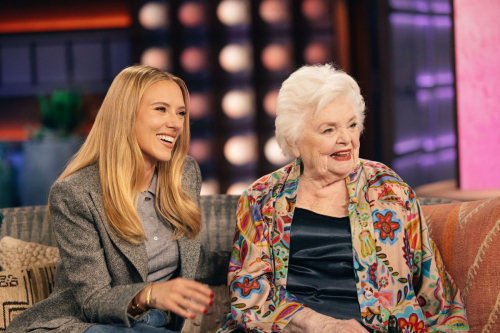 Scarlett Johansson at The Kelly Clarkson Show, September 2025 1