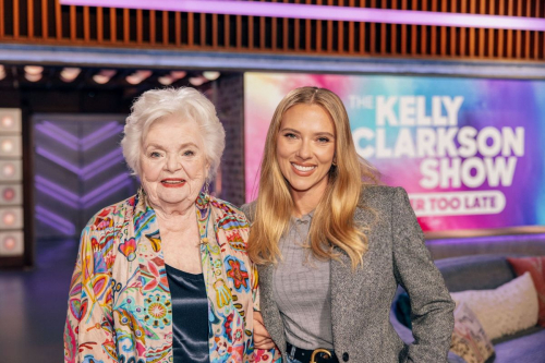Scarlett Johansson at The Kelly Clarkson Show, September 2025 5