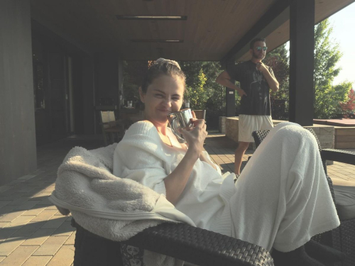 Selena Gomez shares chic Instagram photos, September 2025 7