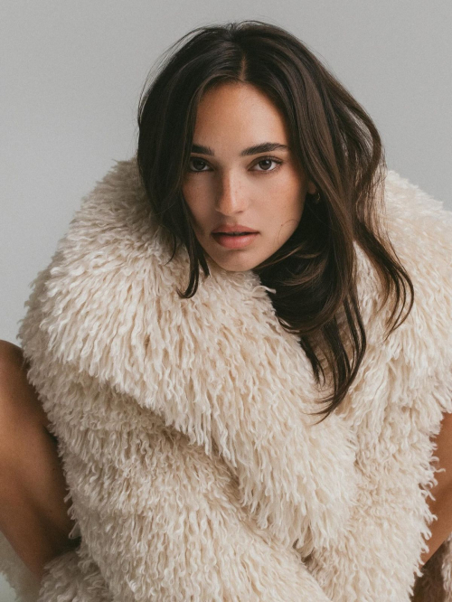 Sophie Rothschild poses in Instagram photos, September 2025 2