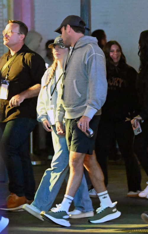 Sydney Sweeney Arrives at Universal Studios Halloween Horror Nights Los Angeles, September 2025 3