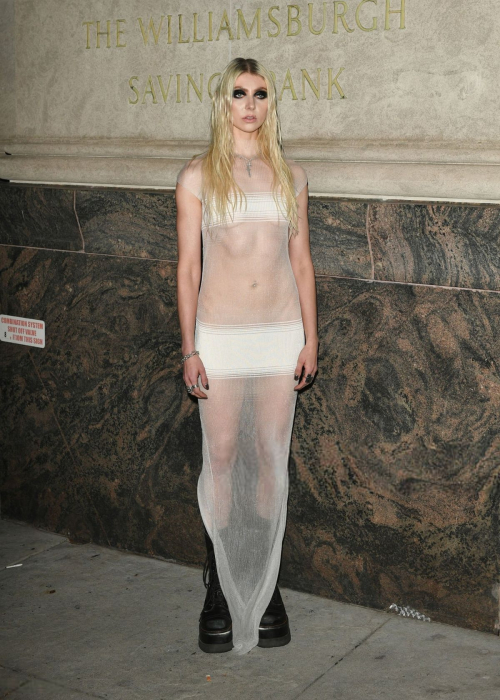 Taylor Momsen Out in New York, Sep 2025