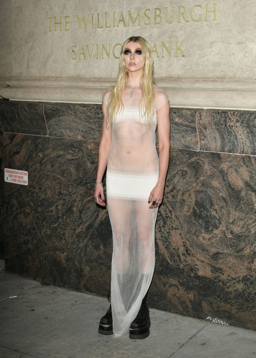 Taylor Momsen Out in New York, Sep 2025 3