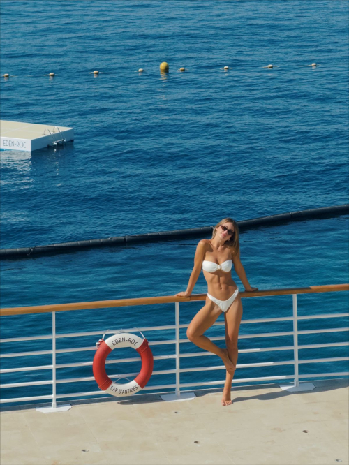 Vale Genta instagram photos, September 2025 5