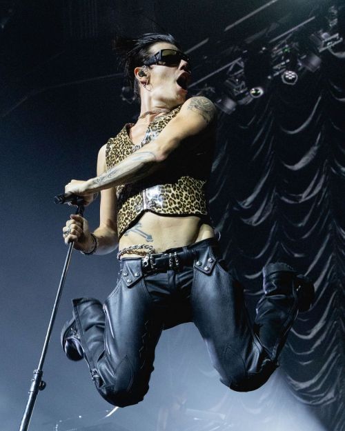 Yungblud live Idols World Tour Austin TX, August 2025