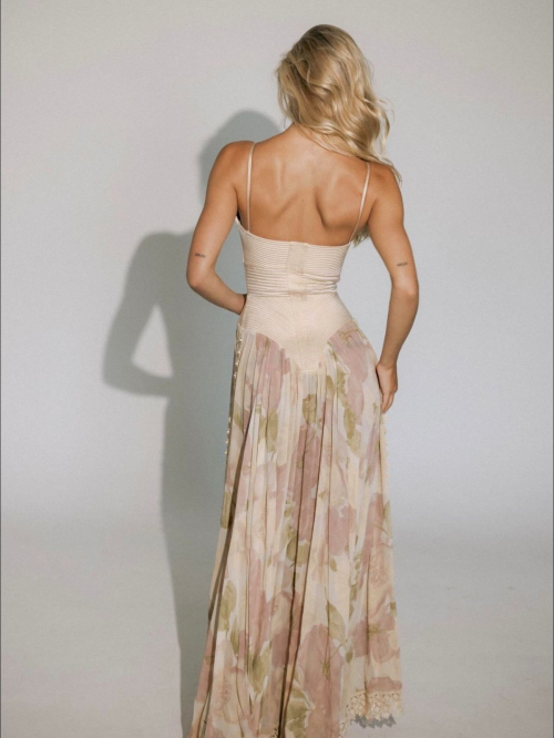 Aelxis Ren for Raffe Vintage, October 2025 1