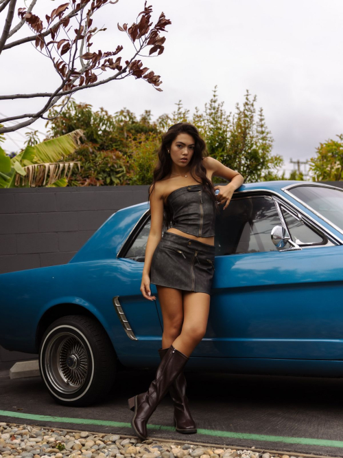 Alana Kern Instagram Photos, October 2025 3