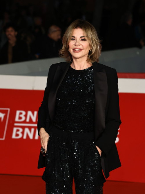 Alba Parietti at Deux Pianos Premiere, October 2025 1