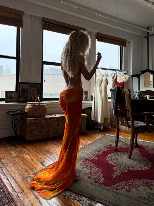 Alexis Ren for Mirror Palais, October 2025 3