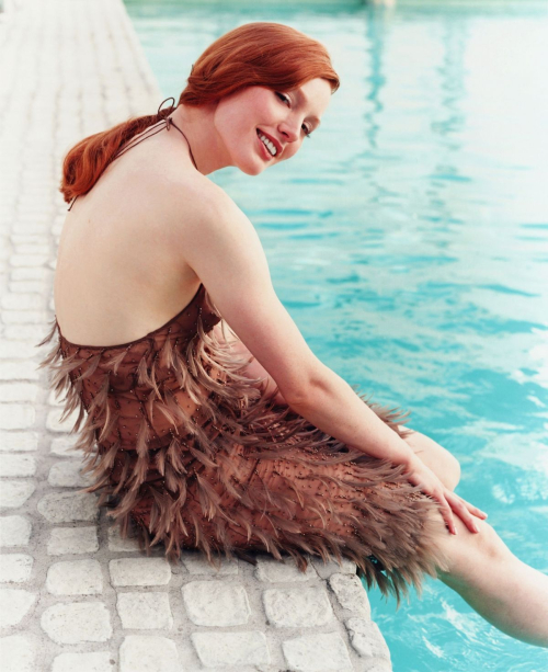 Alicia Witt at a photoshoot, 2001 4