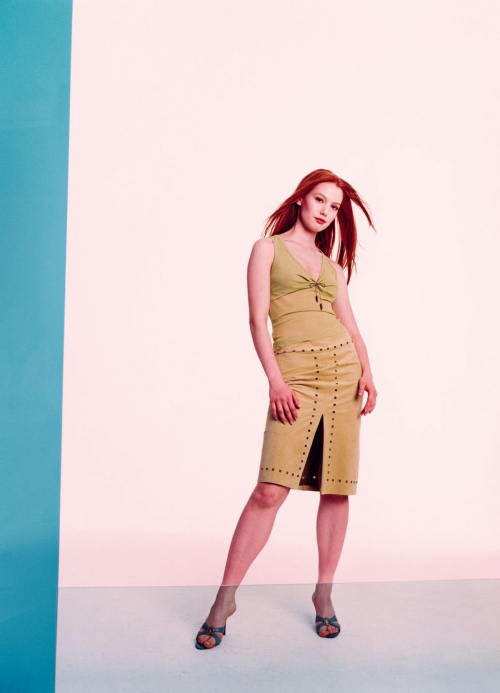 Alicia Witt at a photoshoot, October 2025 1