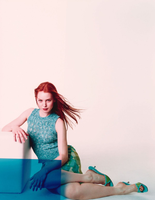 Alicia Witt at a photoshoot, October 2025 3