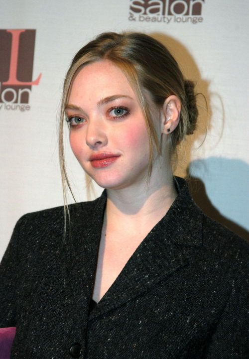 Amanda Seyfried at Rebirth of the L Salon Fashion Show Los Angeles 2004 5