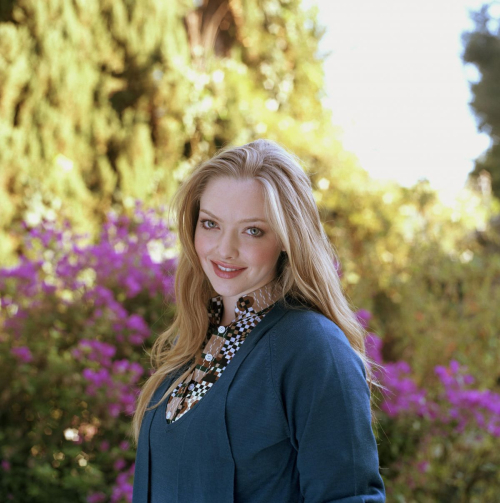 Amanda Seyfried for Teen Vogue 2008 3