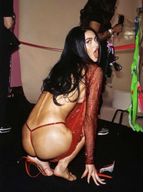 Amelia Hamlin Victoria’s Secret Fashion Show New York 7