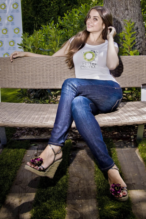 Ana de Armas for Herbal Essences 2009 8