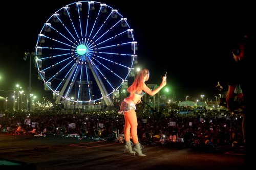 Anitta at Reveillon da Virada Salvador 2