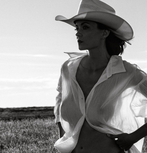 Anna Lisa Wagner Black and White Photoshoot, September 2025 4