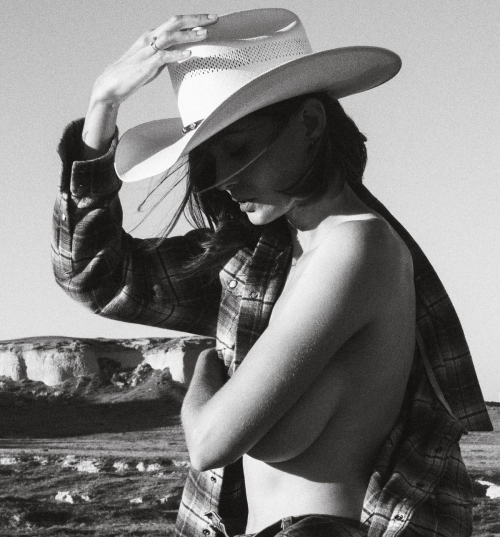 Anna Lisa Wagner Black and White Photoshoot, September 2025 8