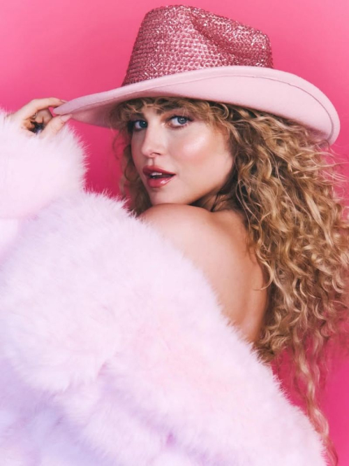 Anne Winters Instagram Photos, October 2025 3