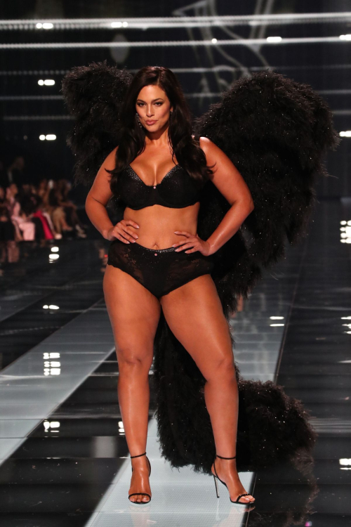 Ashley Graham stuns at Victoria