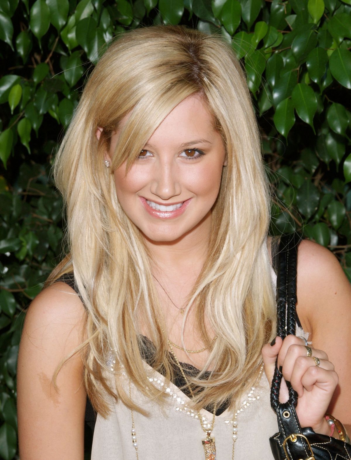Ashley Tisdale at 4th Annual Bogart Backstage Children’s Choice Awards