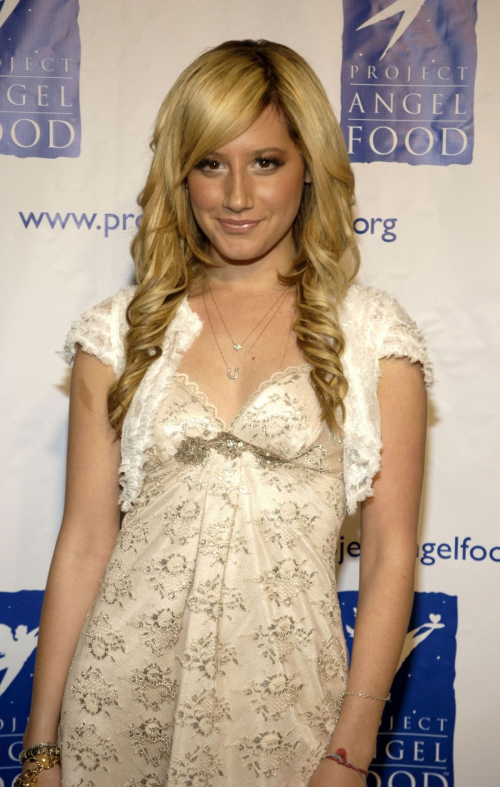 Ashley Tisdale at Divine Design Style Awards, November 2005