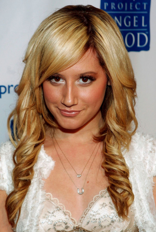 Ashley Tisdale at Divine Design Style Awards, November 2005 5