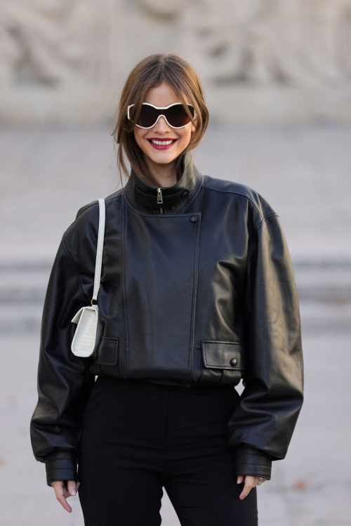 Barbara Palvin Arrives at Balenciaga Fashion Show Paris, October 2025 5
