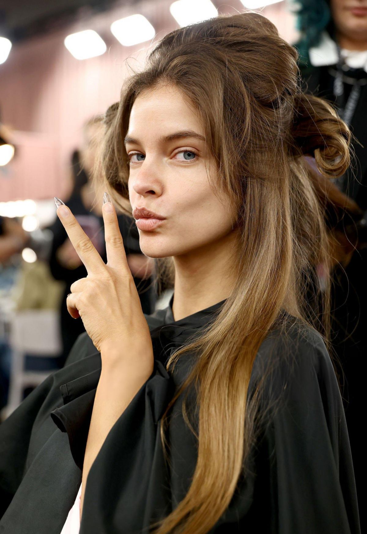 Barbara Palvin backstage Victoria