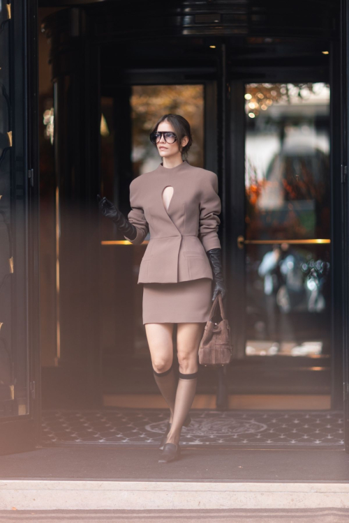 Barbara Palvin Leaves Four Seasons Hotel Paris, October 2025 4