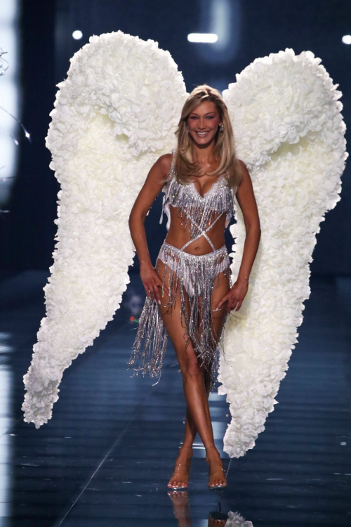 Bella Hadid stuns at Victoria's Secret Fashion Show, October 2025