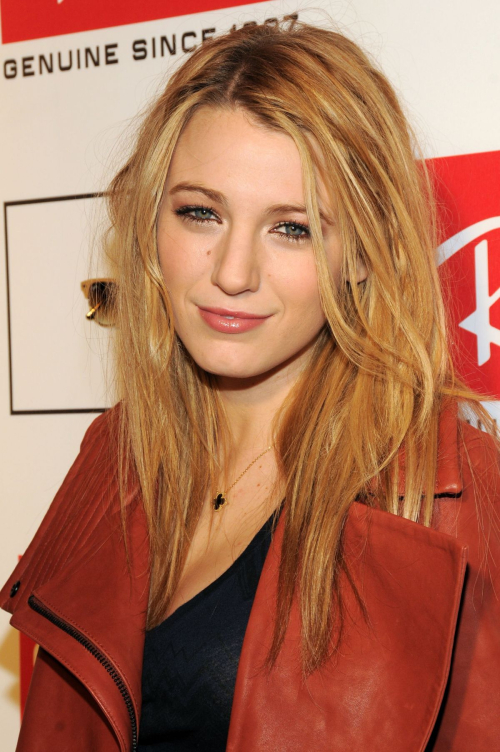 Blake Lively at Ray-Ban Legendary Clubmaster Shades Launch, December 2008 4