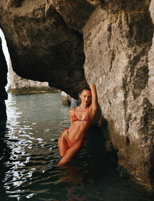 Candice Swanepoel Instagram Photos, October 2025 1