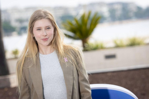 Cela Lopes at Live Elevator Pitch Photocall Mipcom Cannes 2