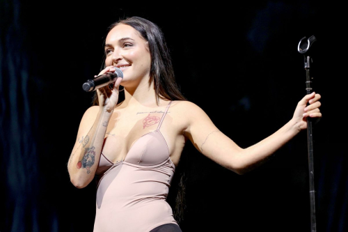 Cil Performs at Dua Lipa Radical Optimism Tour Dallas, October 2025 1