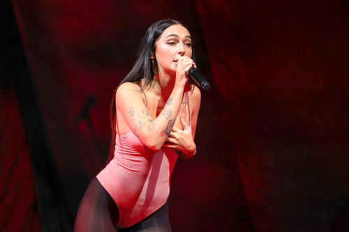 Cil Performs at Dua Lipa Radical Optimism Tour Dallas, October 2025 4