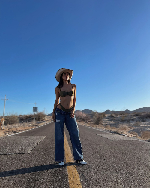 Claudia Coria Instagram Photos and Video, October 2025 48