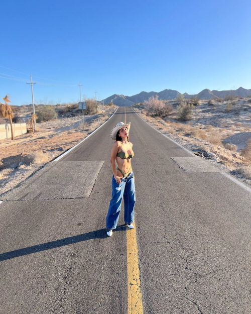 Claudia Coria Instagram Photos and Video, October 2025 51