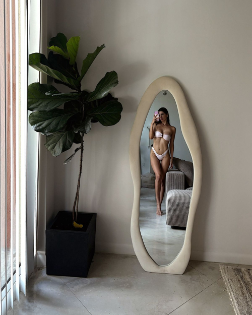 Claudia Coria Instagram Photos and Video, October 2025 56