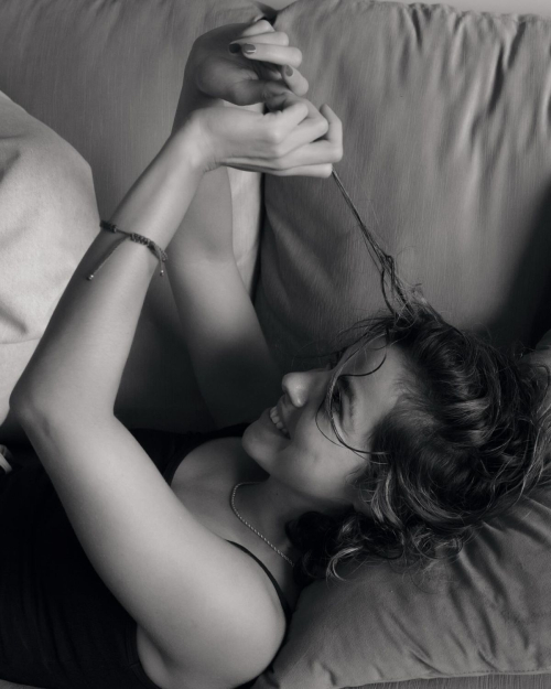 Cristina Rodlo for Rostros, October 2025 12