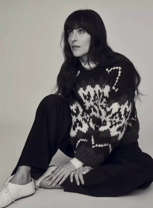 Dakota Johnson Vogue Magazine Germany, November 2025 1