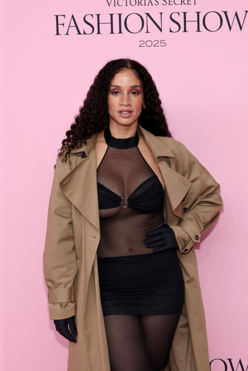 Dascha Polanco stuns at Victoria's Secret Fashion Show, October 2025