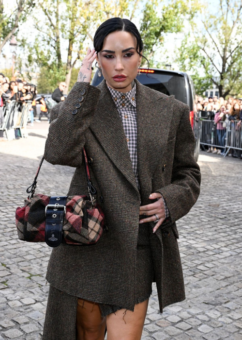 Demi Lovato Arrives at Vivienne Westwood Fashion Show Paris Fashion Week, October 2025 6